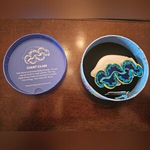 Giant Clam Brooch